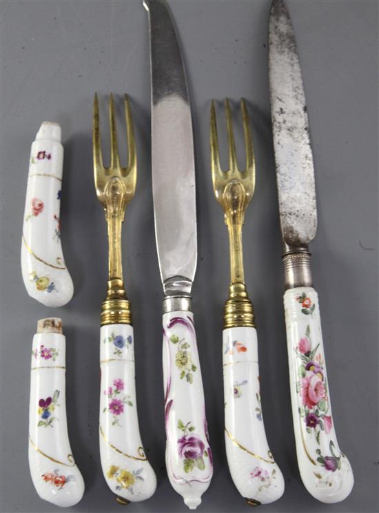 A group of five Meissen porcelain cutlery handles, late 18th / early 19th century, 8cm - 23cm (6)